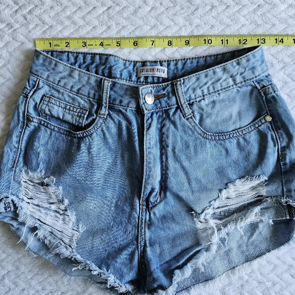 Fashion Nova Hi-Rise Cut-Off Denim Shorts Size Medium (28) - Picture 8 of 12